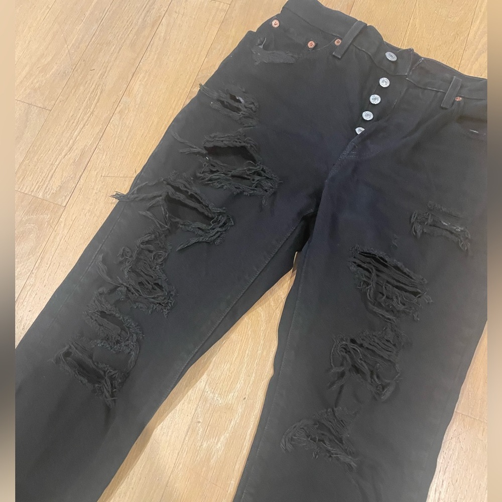 Black ripped Levi’s 501 womens jeans